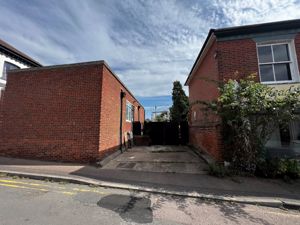 High Street - click for photo gallery